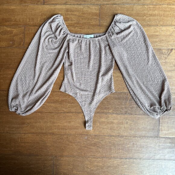 Francesca’s Textured Puff Sleeve Square-Neck Bodysuit – Taupe – Size S (NEW) - Picture 6 of 6